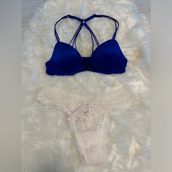 Vintage Very Sexy Blue Victoria Secret Bra and Pantie - Picture 1 of 11